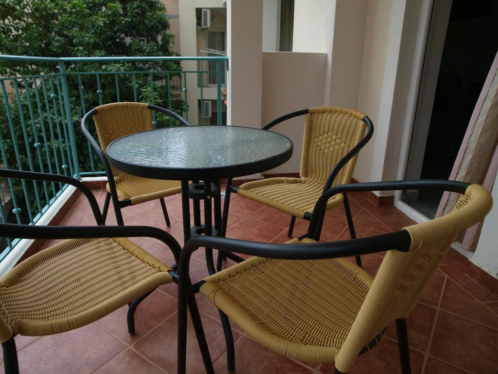 Apartments Obala Dragovic Petrovac Quarto foto