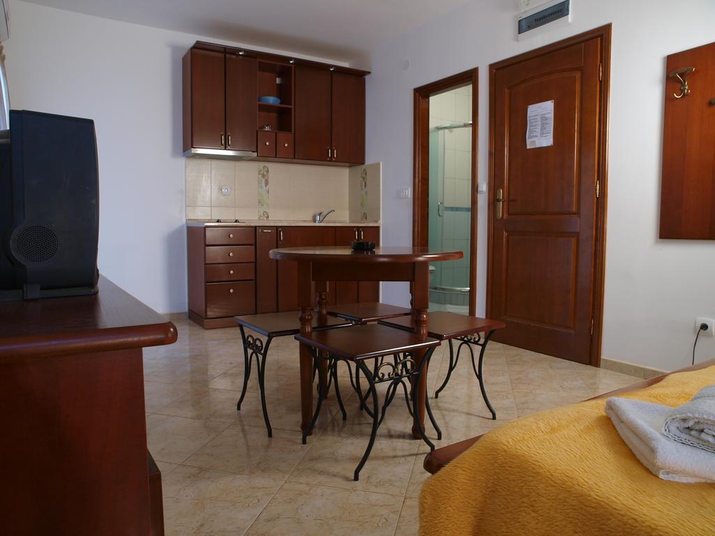 Apartments Obala Dragovic Petrovac Quarto foto