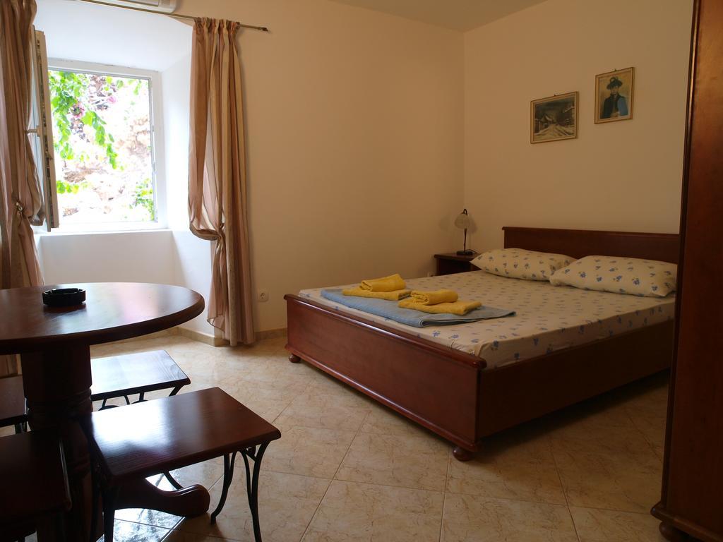 Apartments Obala Dragovic Petrovac Quarto foto