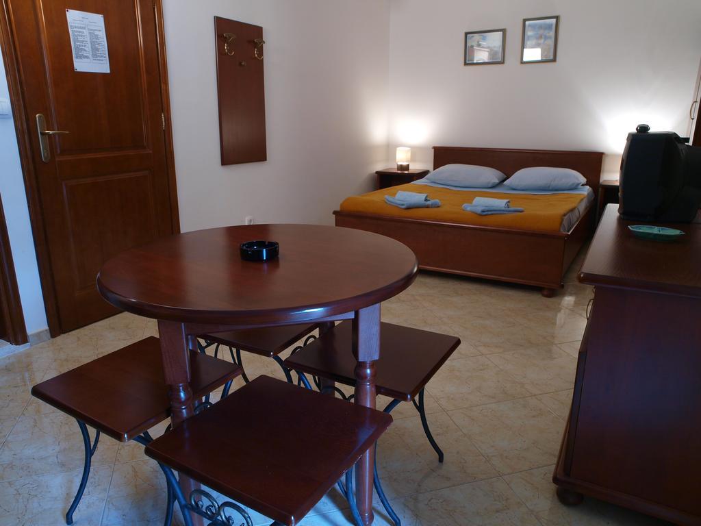 Apartments Obala Dragovic Petrovac Quarto foto