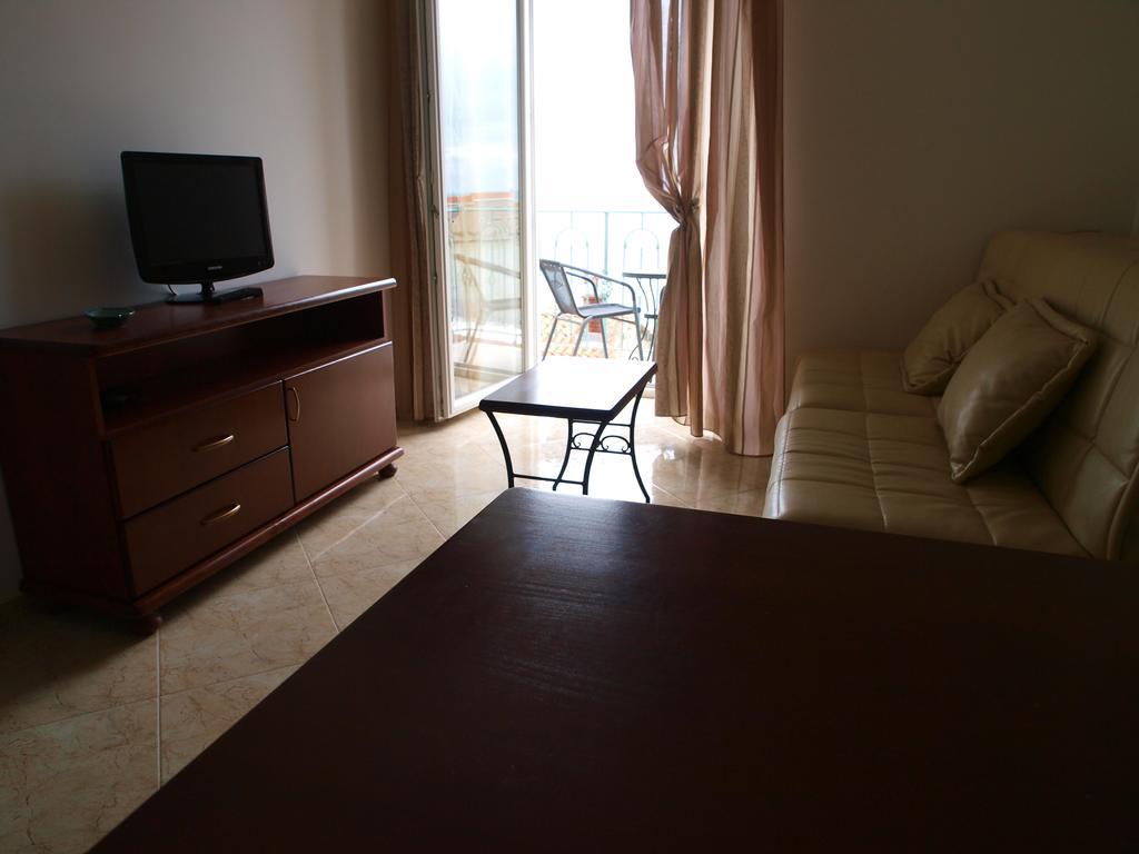 Apartments Obala Dragovic Petrovac Quarto foto
