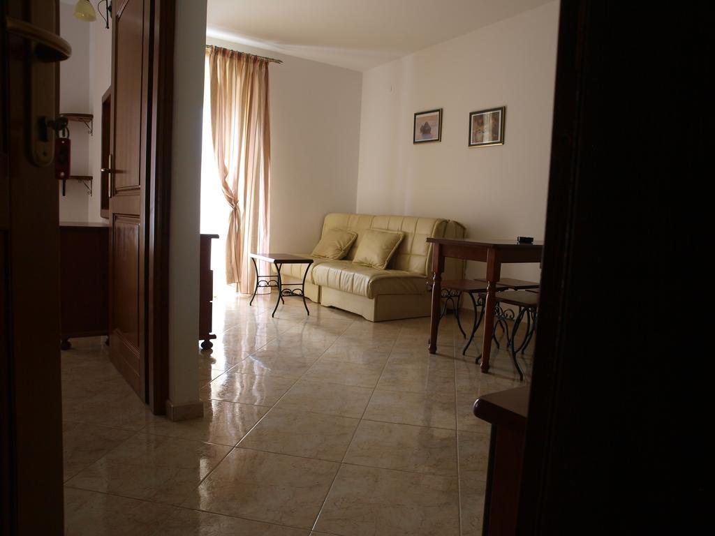 Apartments Obala Dragovic Petrovac Quarto foto