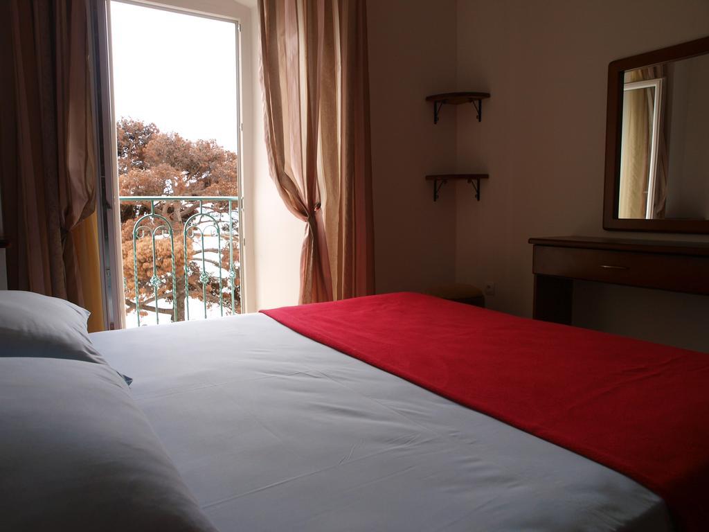 Apartments Obala Dragovic Petrovac Quarto foto